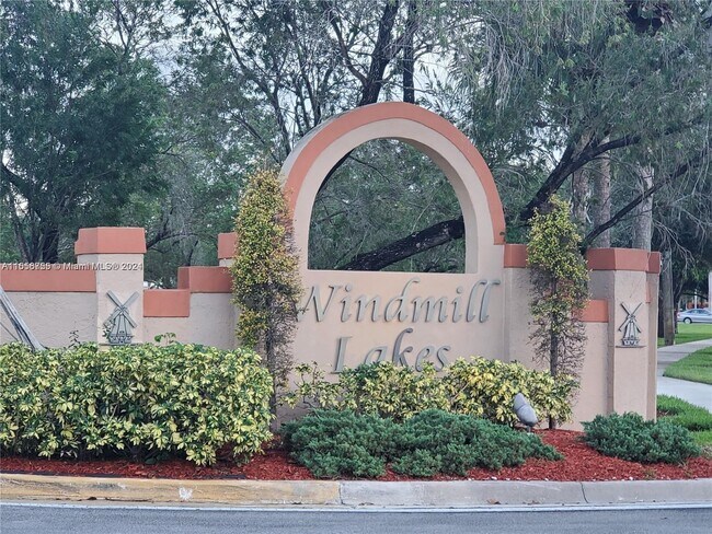 Foto del edificio - 8710 SW 3rd St