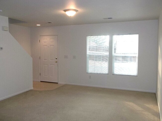 Foto del edificio - 6808 Colony Hills Ln