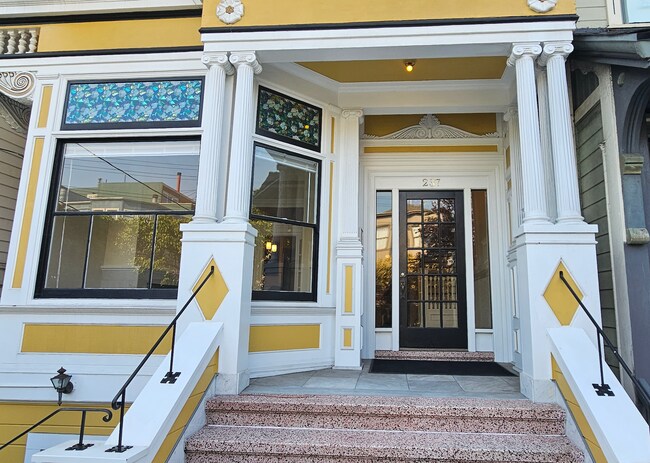 Foto del edificio - 237 Broderick St