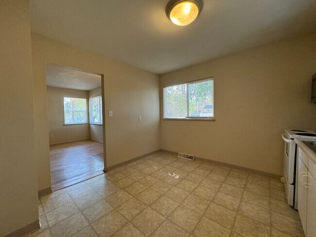 Foto del edificio - Cozy 2 Bedroom Duplex in Central Fort Collins