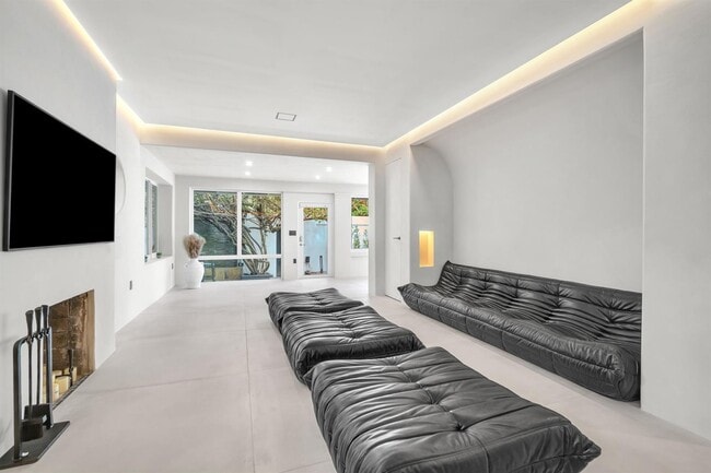 Foto del edificio - 120 NE 25th St