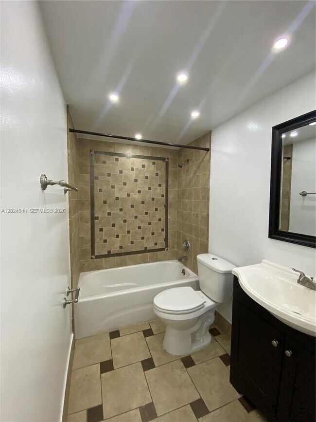 Foto del edificio - 8635 NW 8th St