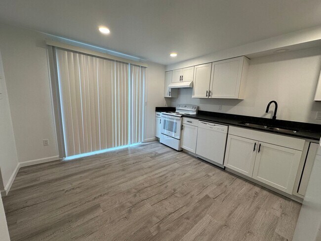 Foto del edificio - 1527 Santiam Hwy SE