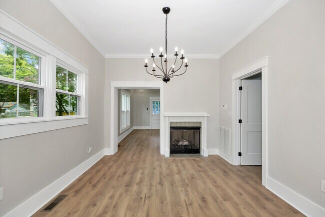 Foto del edificio - 600 McCullough Ave NE