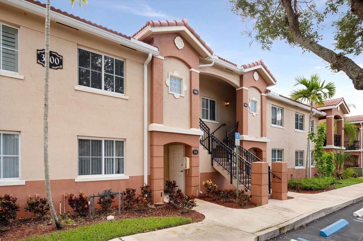 Primary Photo - 3500 Briar Bay Blvd