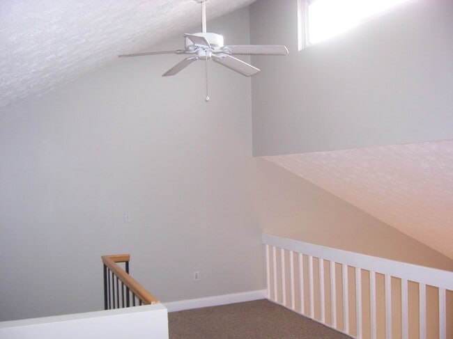 Foto del edificio - 25 Amato Dr