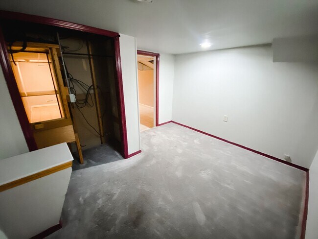 Building Photo - Two bedroom House W/ Finished Basement, Ga...