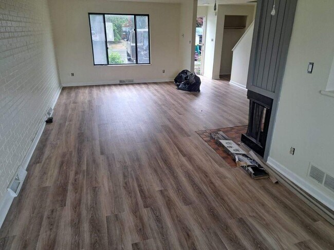 Foto del edificio - 3160 Camberly Dr