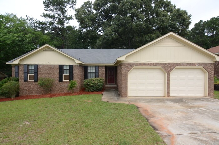 Primary Photo - Beautiful Home w/ DOUBLE Car Garage!