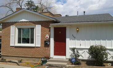 Building Photo - 308 Amherst Dr SE