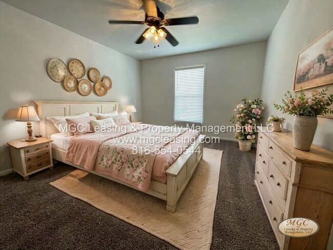 Building Photo - Creekwood Park: Unique Split-level Duplex ...