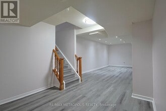 Building Photo - 104 Sail Crescent