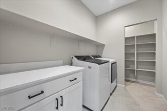 Building Photo - 9344 Lunar Phase St