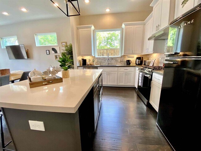 Foto del edificio - 4205 Cline St