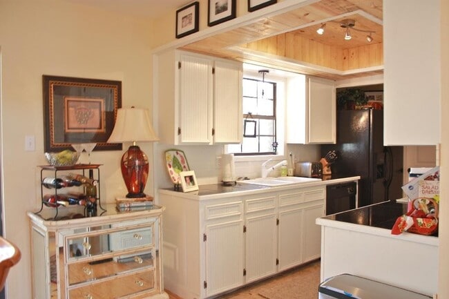 Building Photo - 122 Lynne Therese Cir