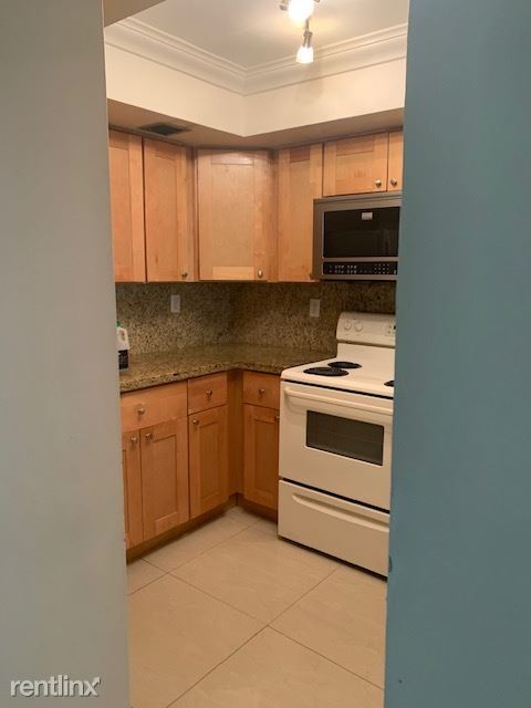 Building Photo - 9285 SW 125th Ave