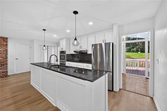 Foto del edificio - 1714 S Johnson Ferry Rd NE