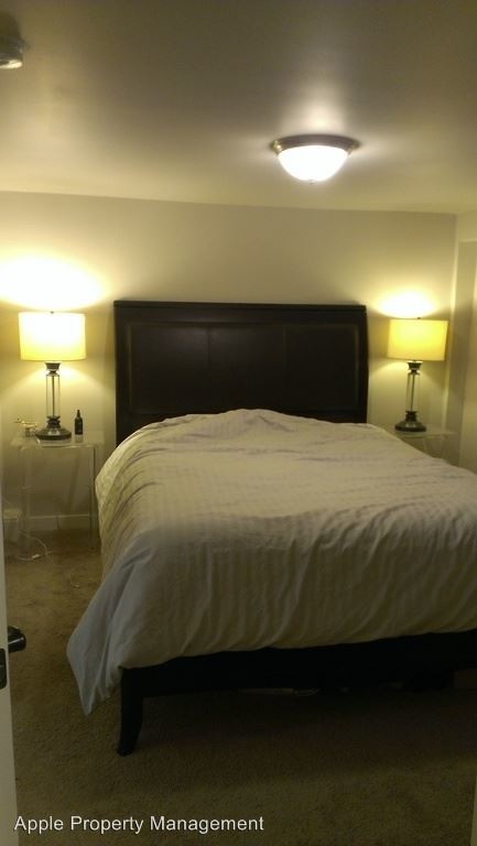 Foto del edificio - 556 1/2-556 Prospect St