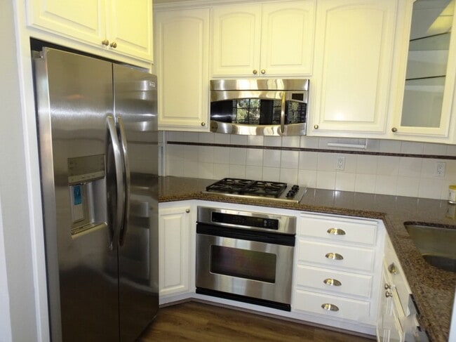 Building Photo - 85 Tahoe Ct
