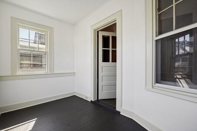 Building Photo - 17 Beekman St