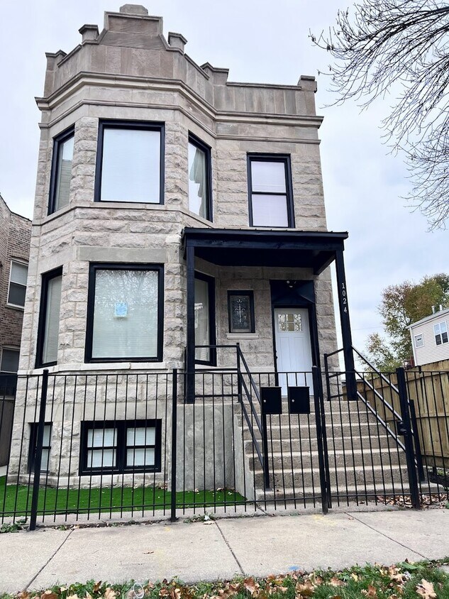 Primary Photo - 1024 N Monticello Ave