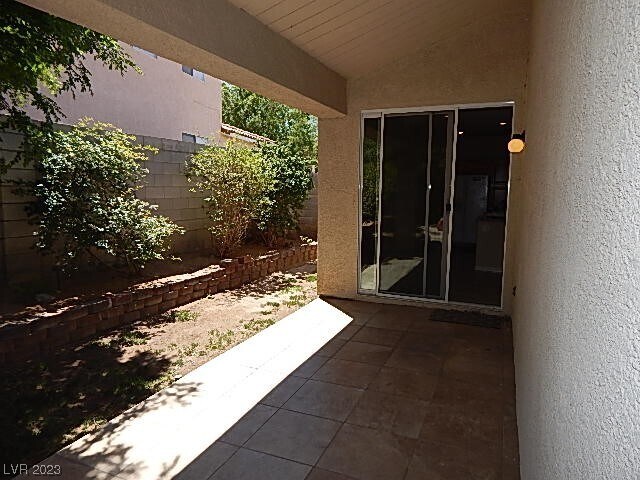Building Photo - 2288 Surrey Meadows Ave