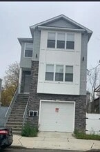 Building Photo - 420 S 10th St
