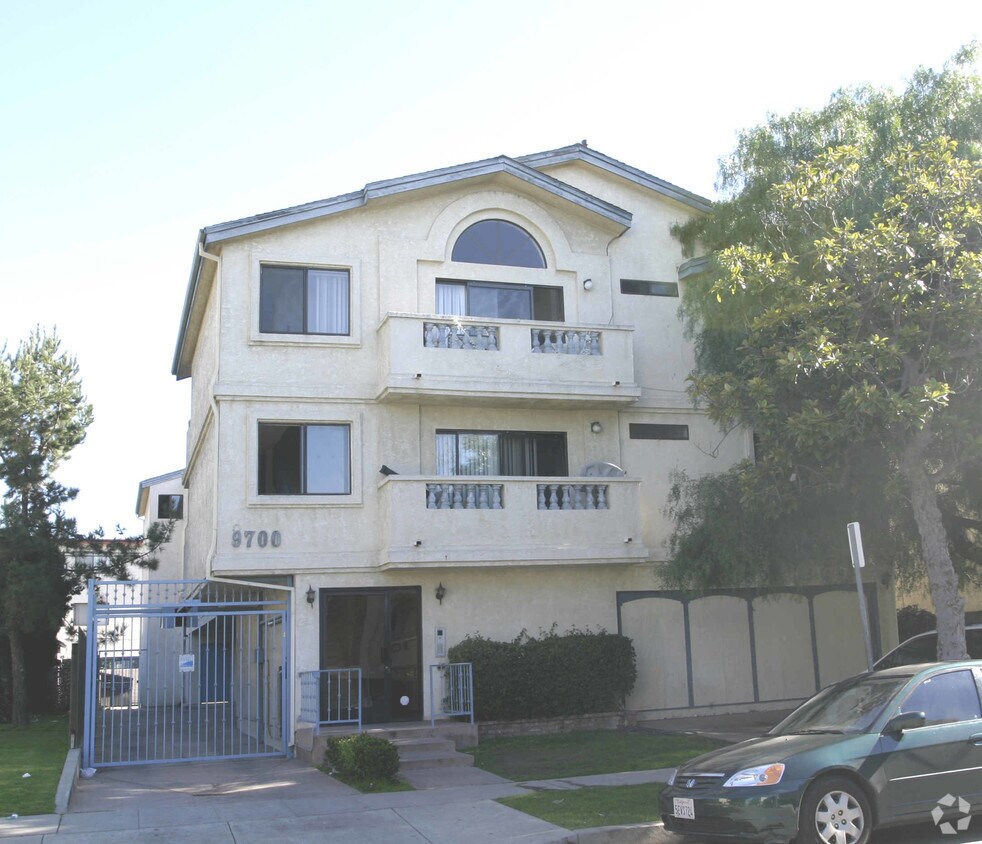 Primary Photo - 9700 Glasgow Pl
