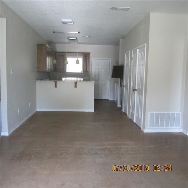 Building Photo - 2326 Cedar Crest Dr