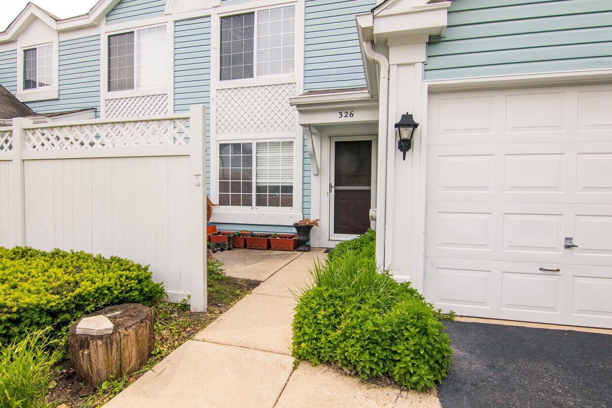 Primary Photo - 326 Bunker Hill Cir