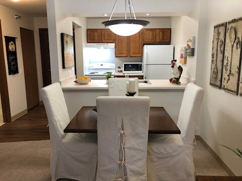 1BR, 1BA - 621SF - The Wellington Senior Living 55+