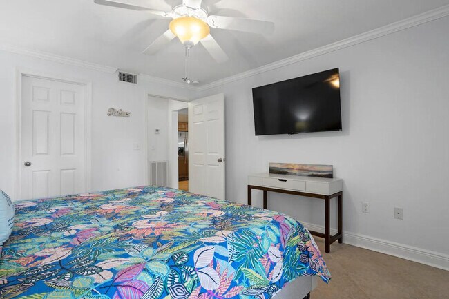 Foto del edificio - 2046 Beach Blvd