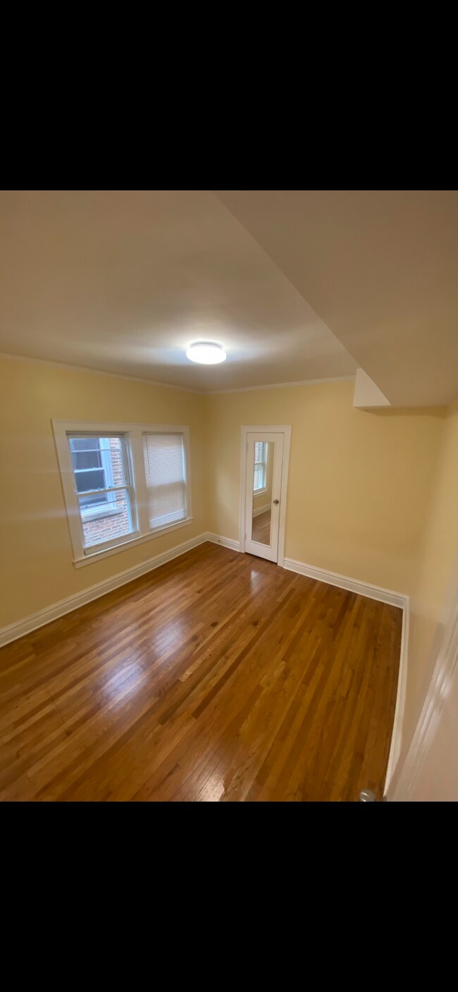 Building Photo - 4512 N Kasson Ave