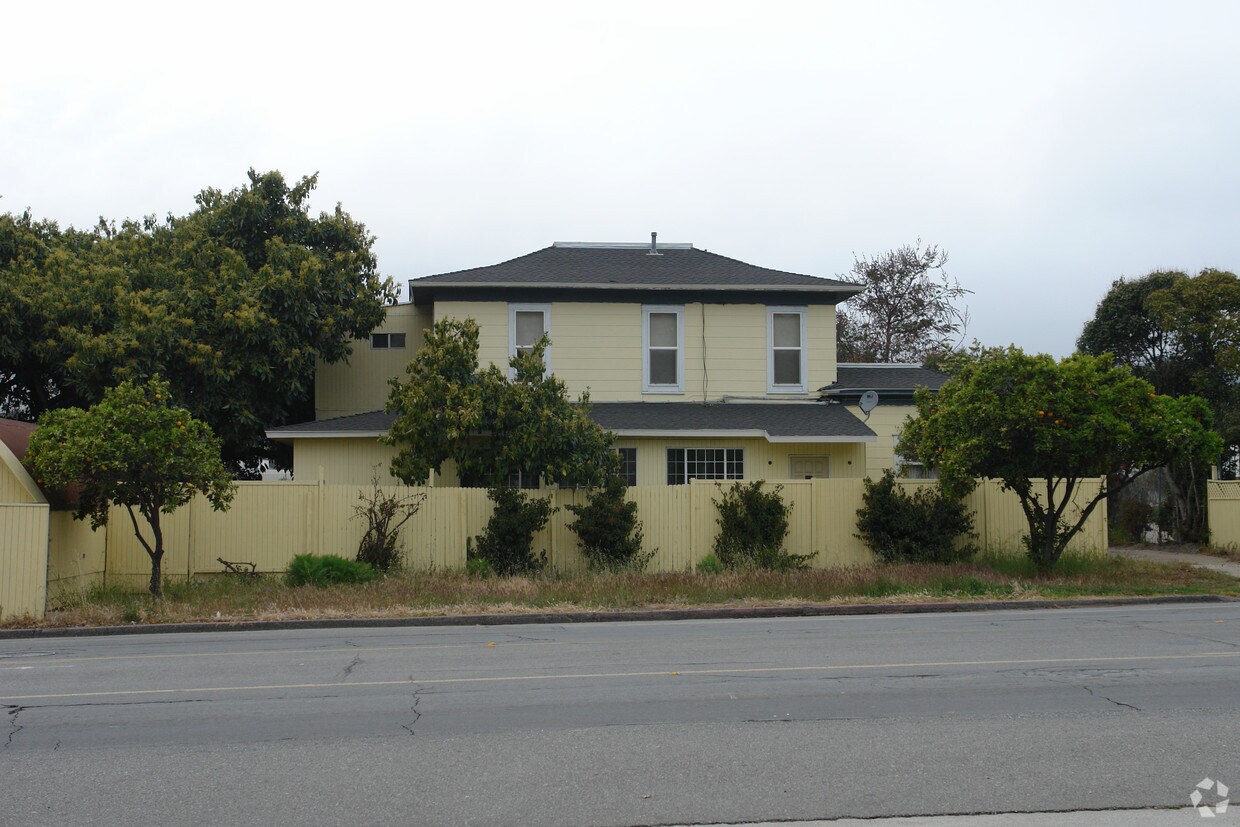 Foto del edificio - 2025 N Ventura Ave