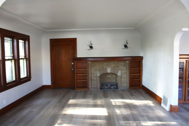 Building Photo - 2322-2322 N 56th St