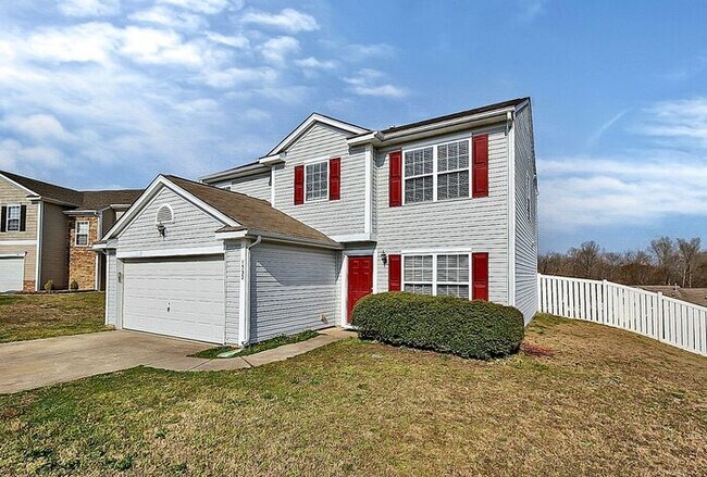 Building Photo - Large 4BD/2.5BA Home in Cabarrus Crossing!