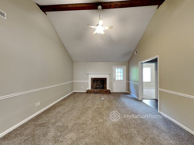 Building Photo - 635 Tryon Pl