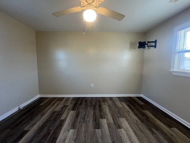 Foto del edificio - 2/1 Available In Easley!