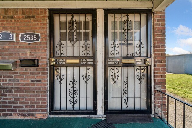 Foto del edificio - 2533 Waverly - T - SNC Investments LLC