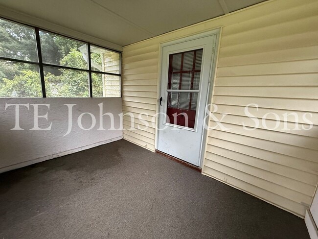 Building Photo - A Great Home Is Waiting For You!