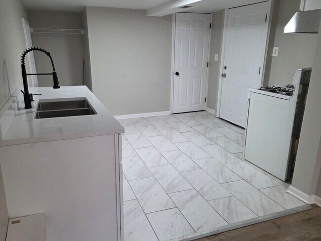 Foto del edificio - 2847 W 25th Pl