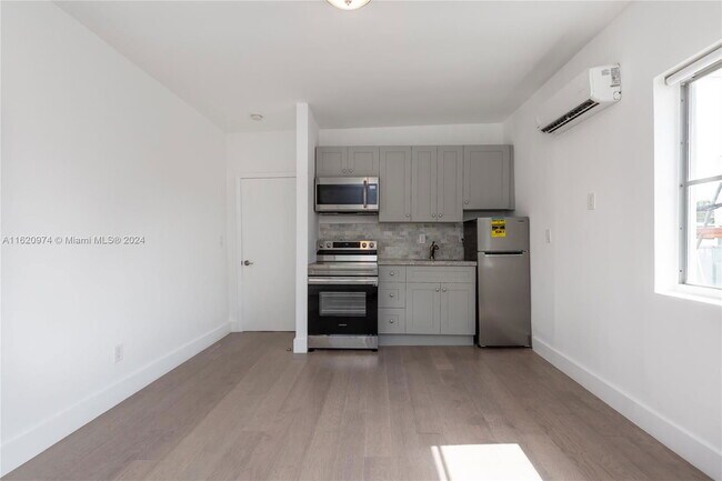 Building Photo - 557 Meridian Ave