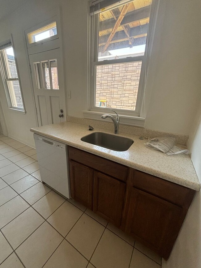 Foto del edificio - 3 Bedroom, 1 Bathroom Single Family Home (...