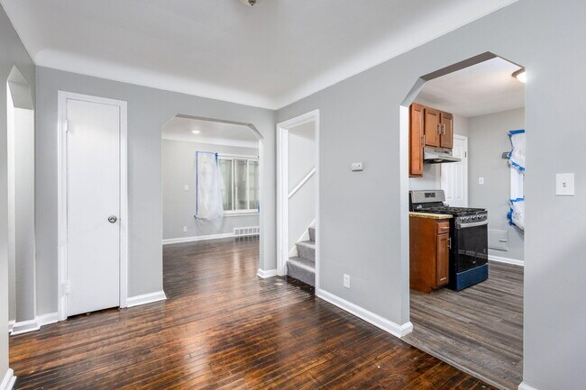 Building Photo - 21195 Behrendt Ave
