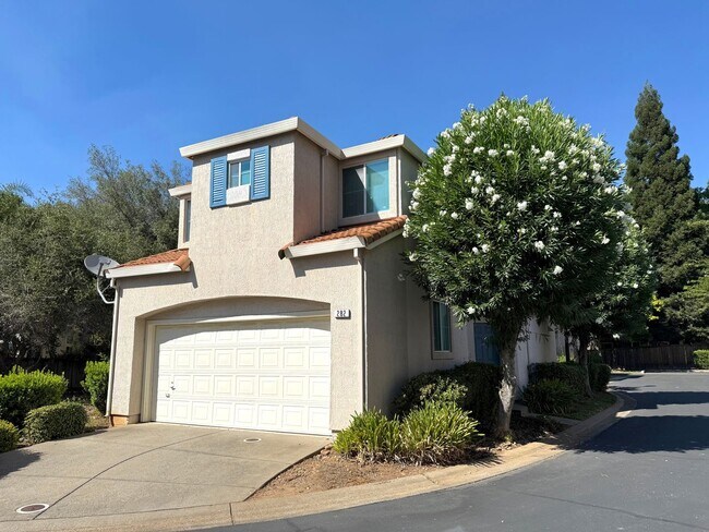 Foto del edificio - 3 Bed 2.5 Ba 2 Story 2 Car Garage in Folsom!