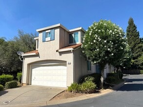 Building Photo - 282 Oak Briar Ct