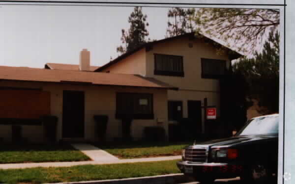 Building Photo - 325-331 Stillman Ave