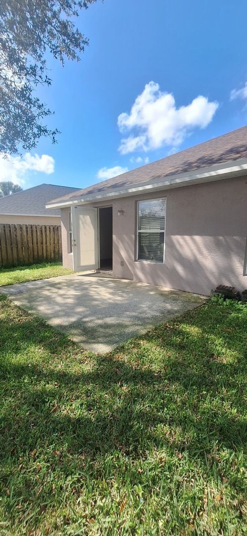 Building Photo - 4 BEDRROM HOME IN DESIRABLE AREA IN WEST M...