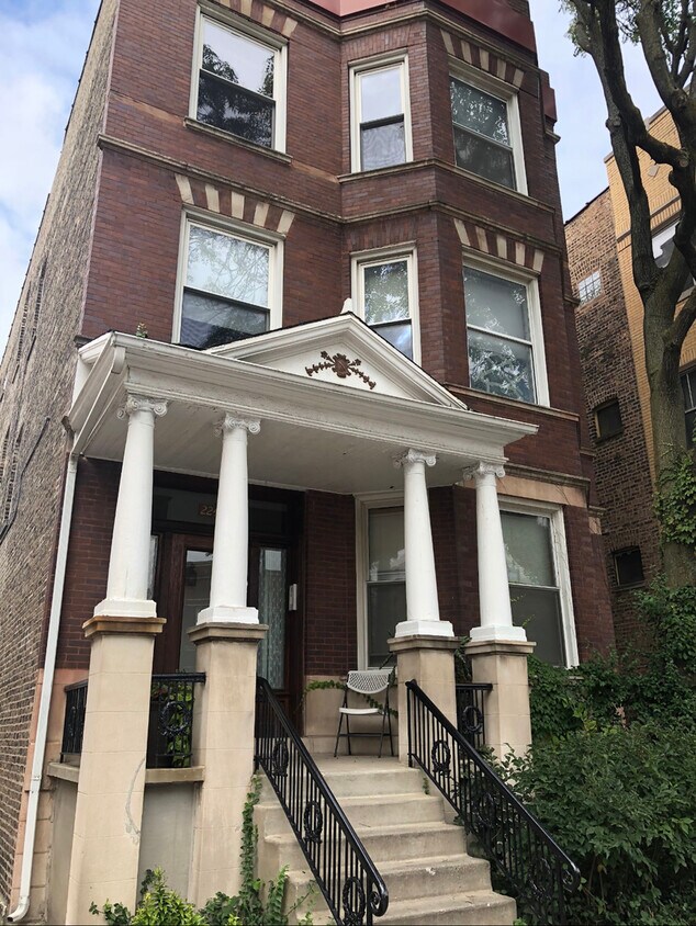 Primary Photo - 2246 W Augusta Blvd