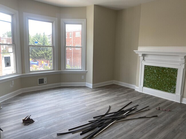 Foto del edificio - 103-105 E Washington St